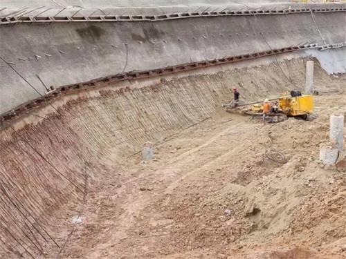 额尔古纳基坑边坡加固
